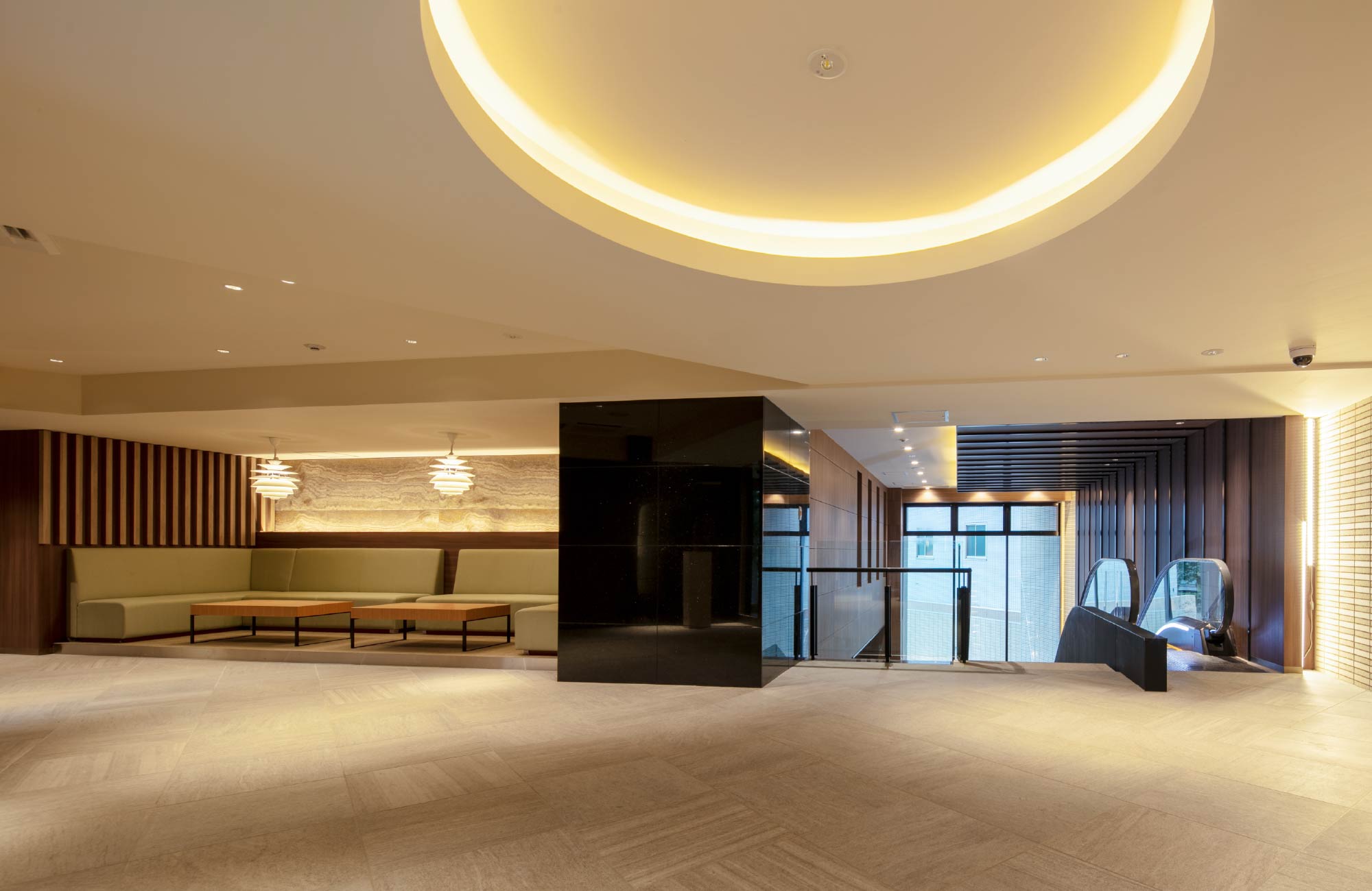 ヒルサイドエントランスホール