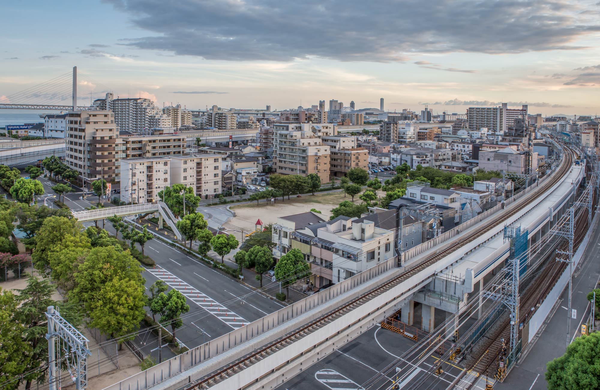 外観 北東(夕景)