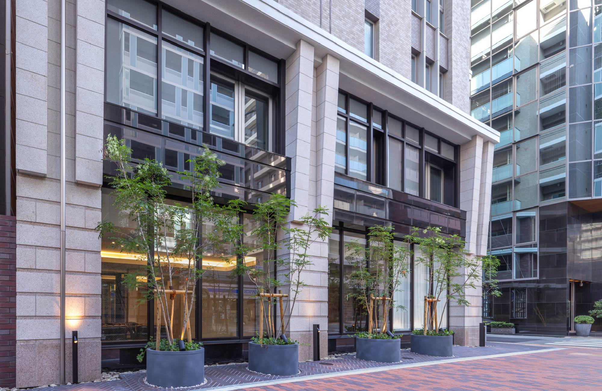 北側外観基壇部